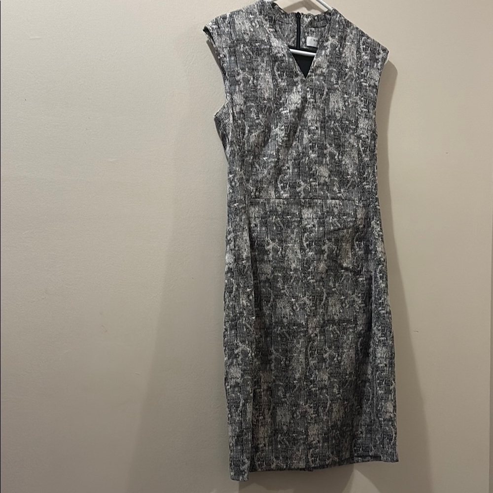 MM Lafleur- women’s size 12-  Black and White Sheath Dress V-neck Sleeveless